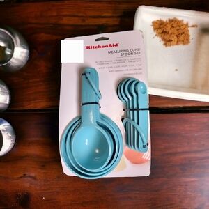 NEW KitchenAid Universal Measuring Cups & Spoons (9 Pieces) in Aqua D-rings